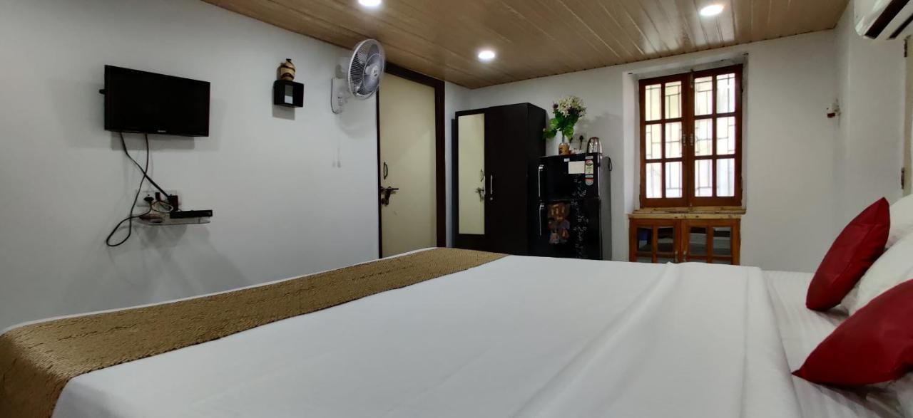 Hotel Mj Beach Resort Baga Bagian luar foto