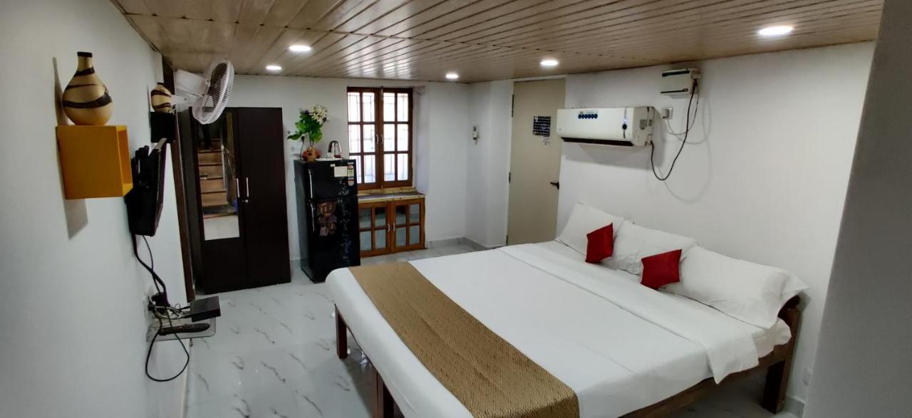 Hotel Mj Beach Resort Baga Bagian luar foto