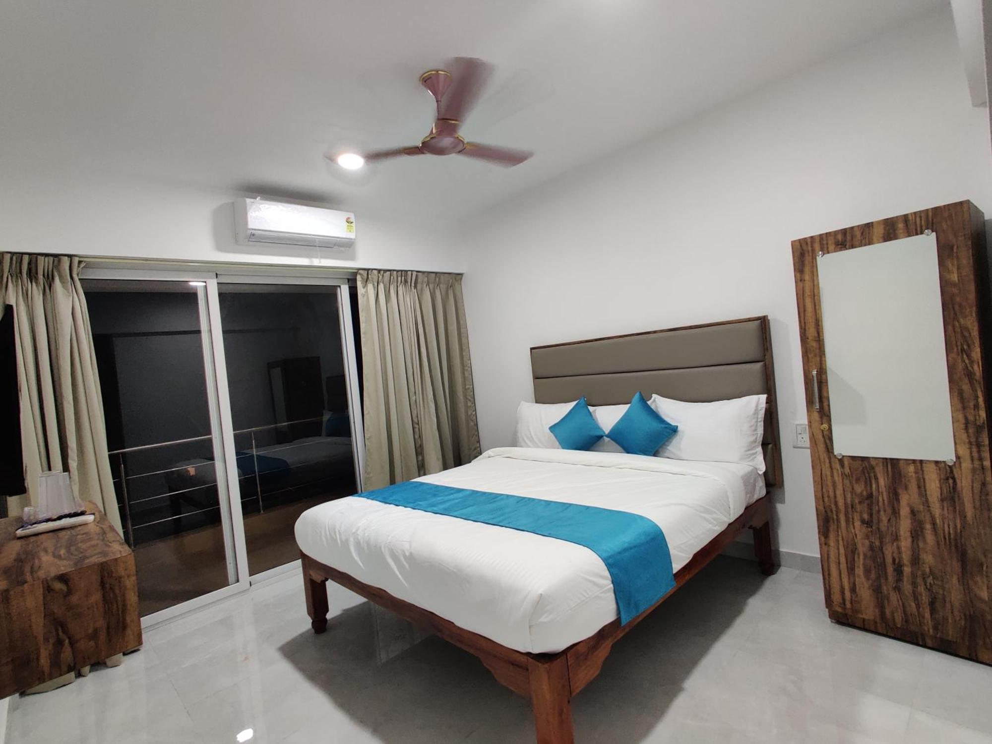 Hotel Mj Beach Resort Baga Bagian luar foto