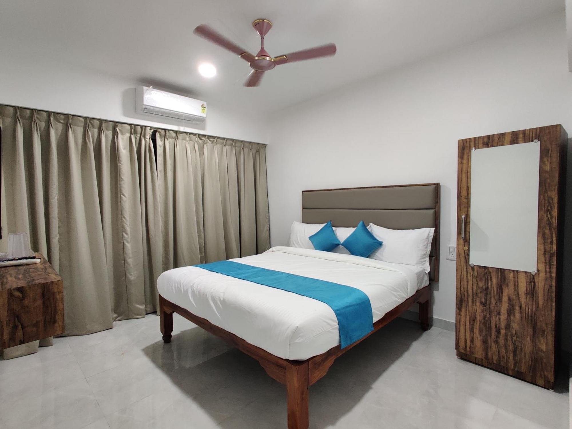 Hotel Mj Beach Resort Baga Bagian luar foto