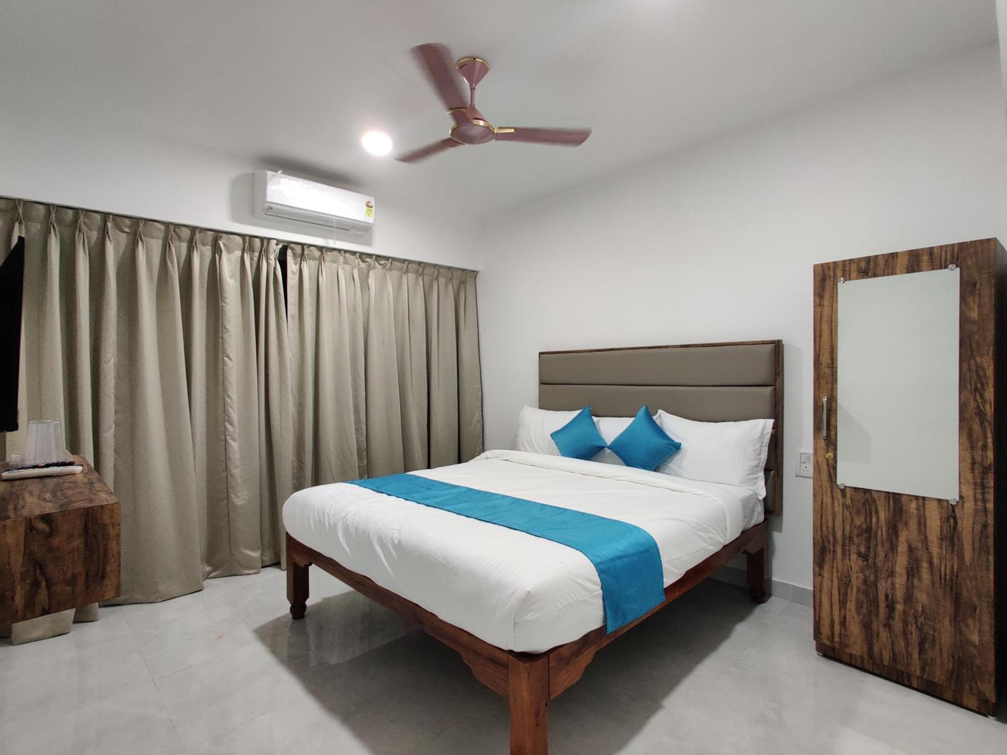 Hotel Mj Beach Resort Baga Bagian luar foto