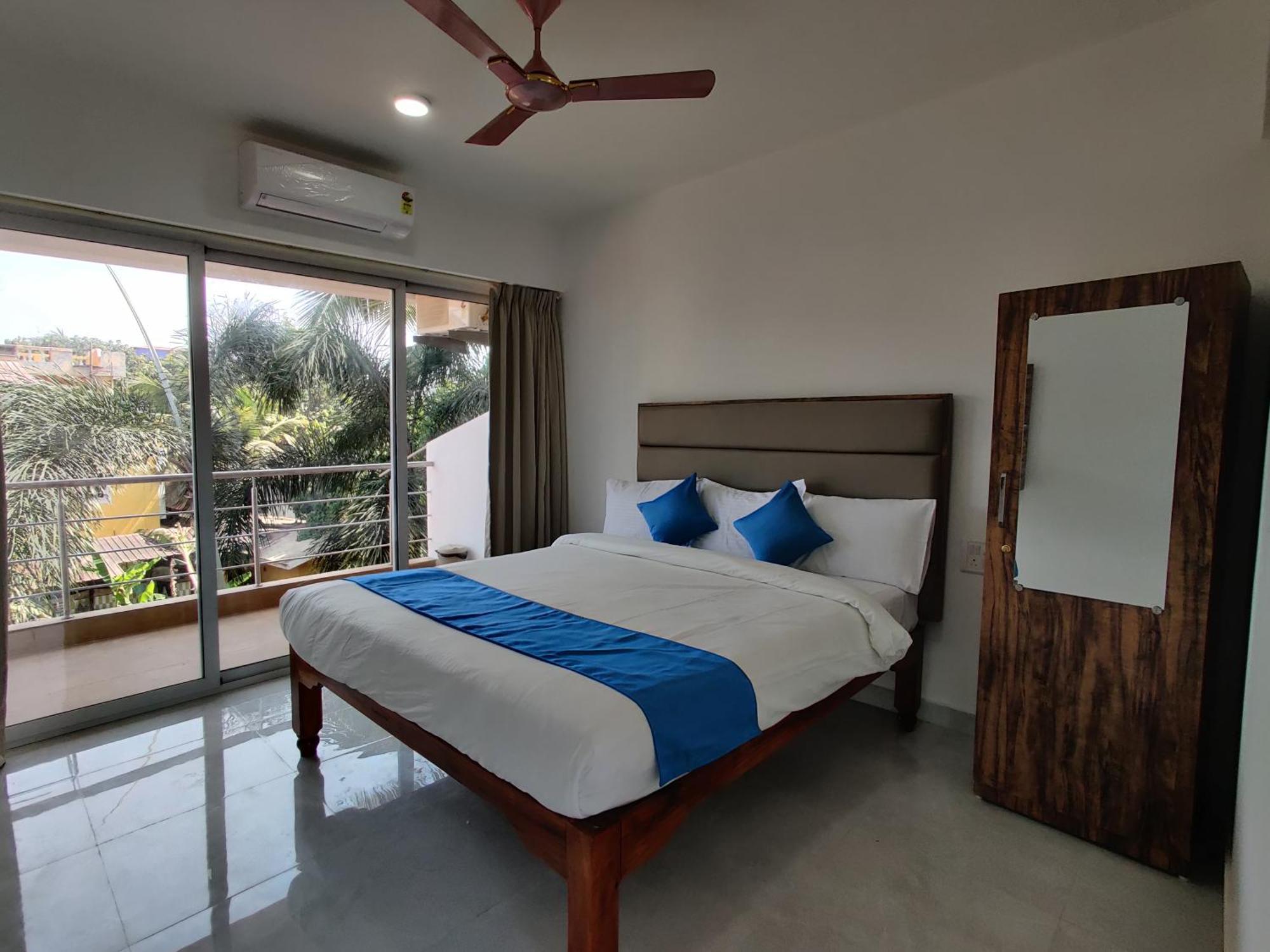 Hotel Mj Beach Resort Baga Bagian luar foto