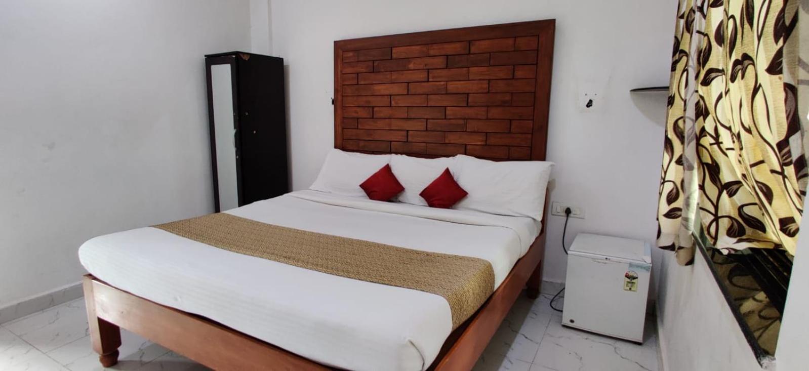 Hotel Mj Beach Resort Baga Bagian luar foto