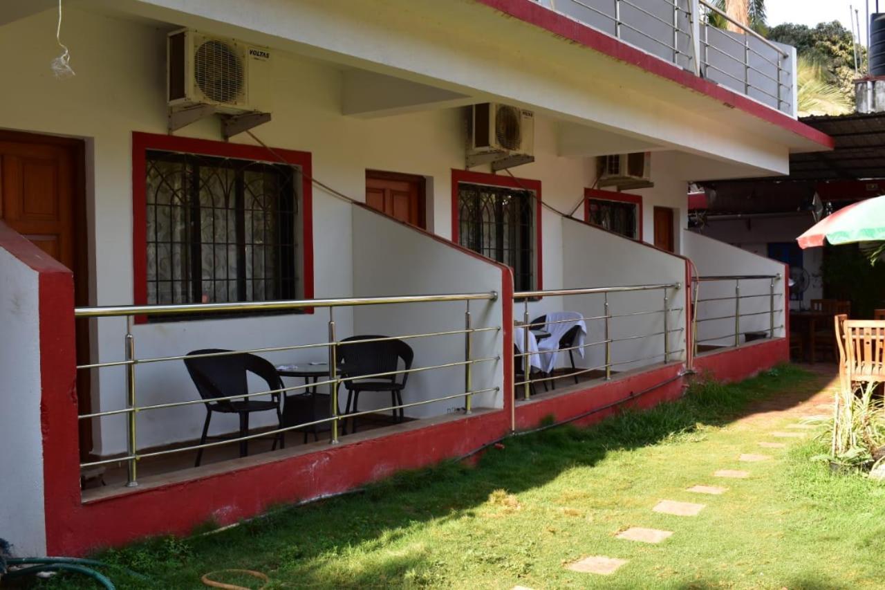 Hotel Mj Beach Resort Baga Bagian luar foto