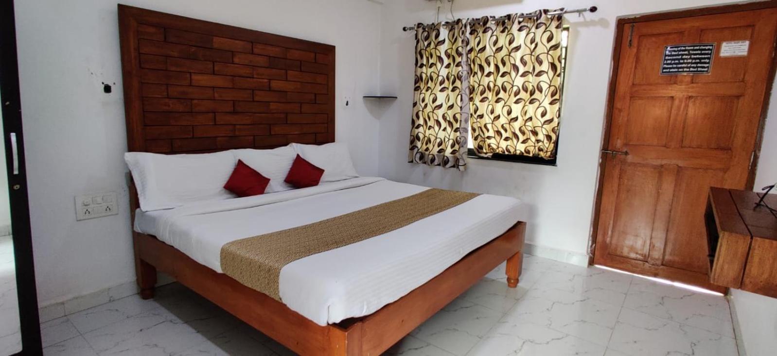 Hotel Mj Beach Resort Baga Bagian luar foto
