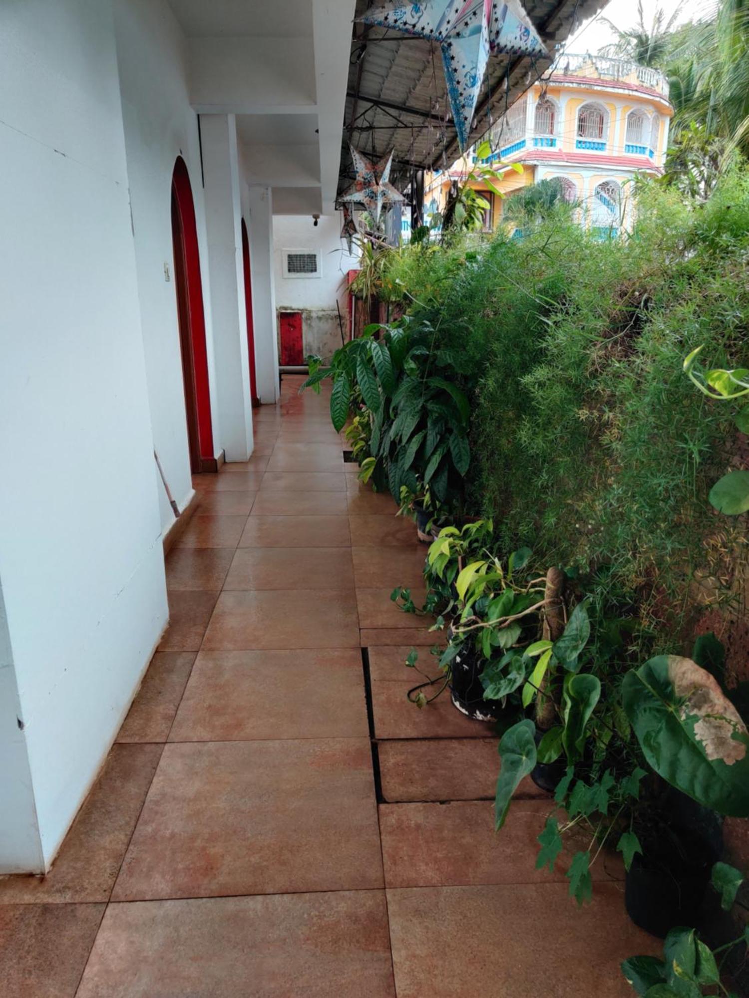 Hotel Mj Beach Resort Baga Bagian luar foto