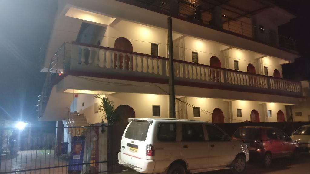 Hotel Mj Beach Resort Baga Bagian luar foto