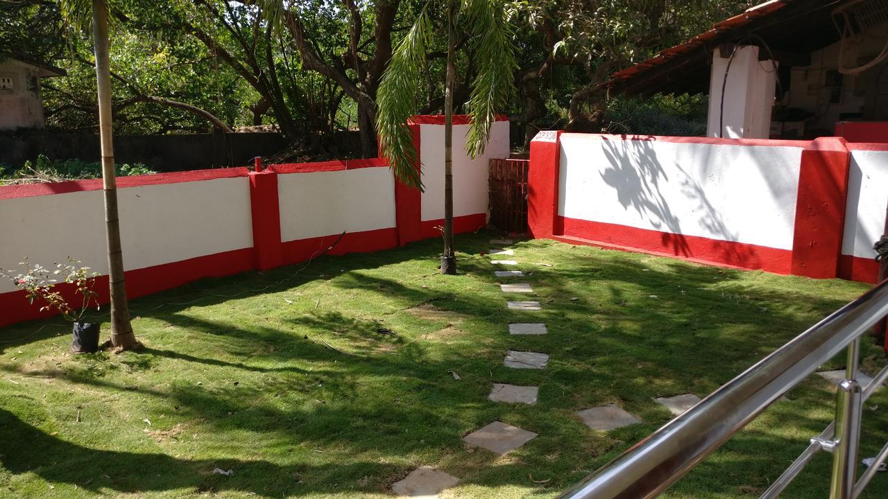 Hotel Mj Beach Resort Baga Bagian luar foto