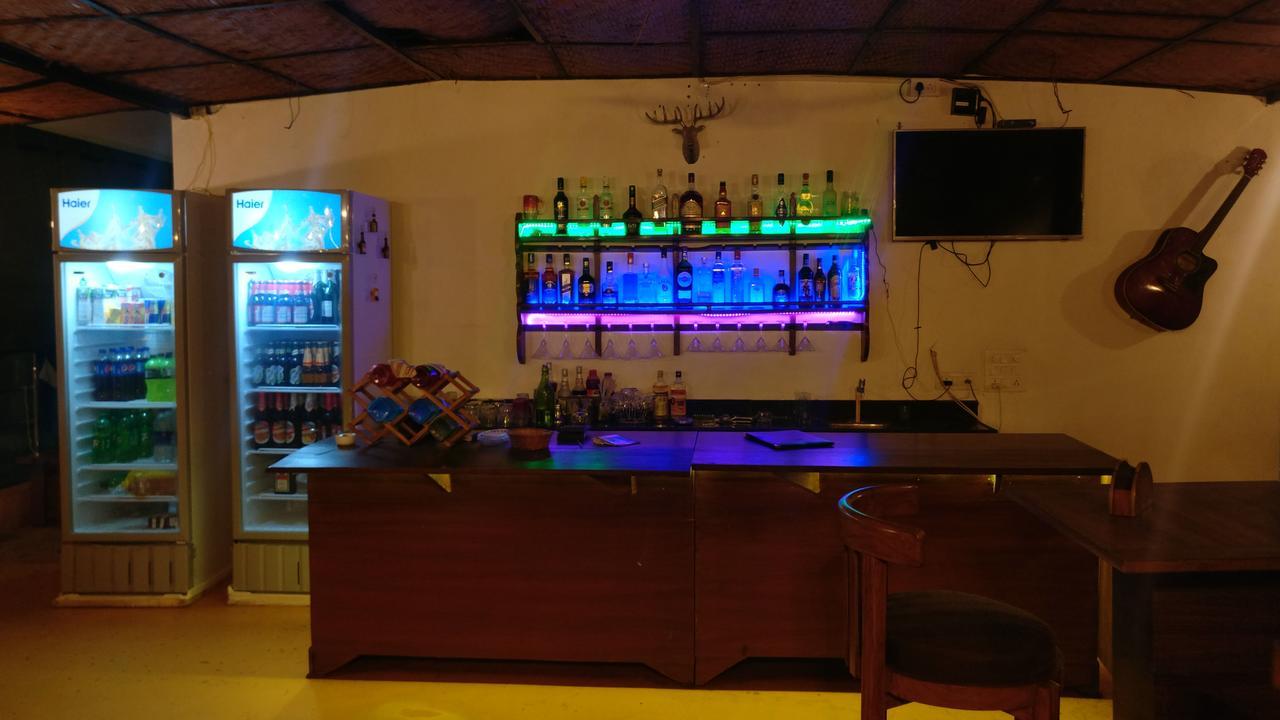 Hotel Mj Beach Resort Baga Bagian luar foto