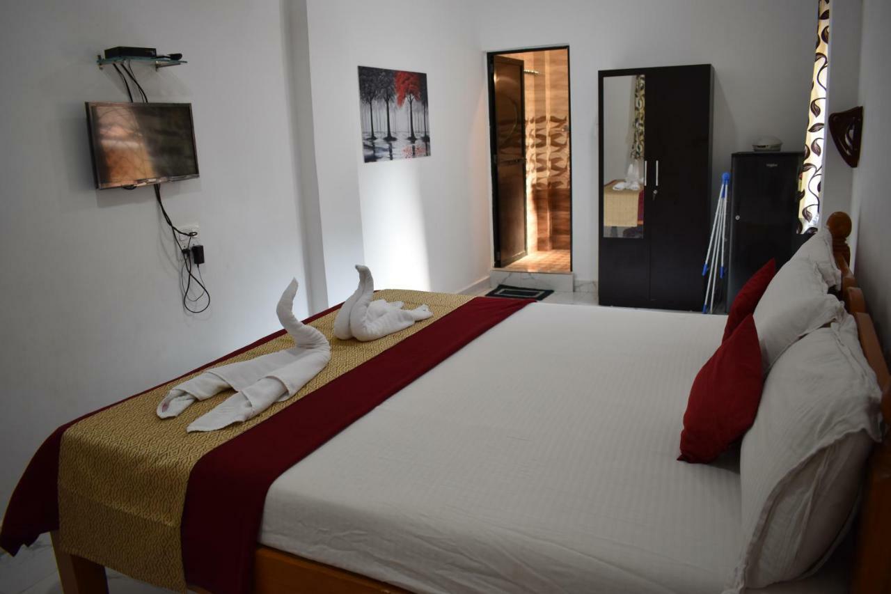 Hotel Mj Beach Resort Baga Bagian luar foto