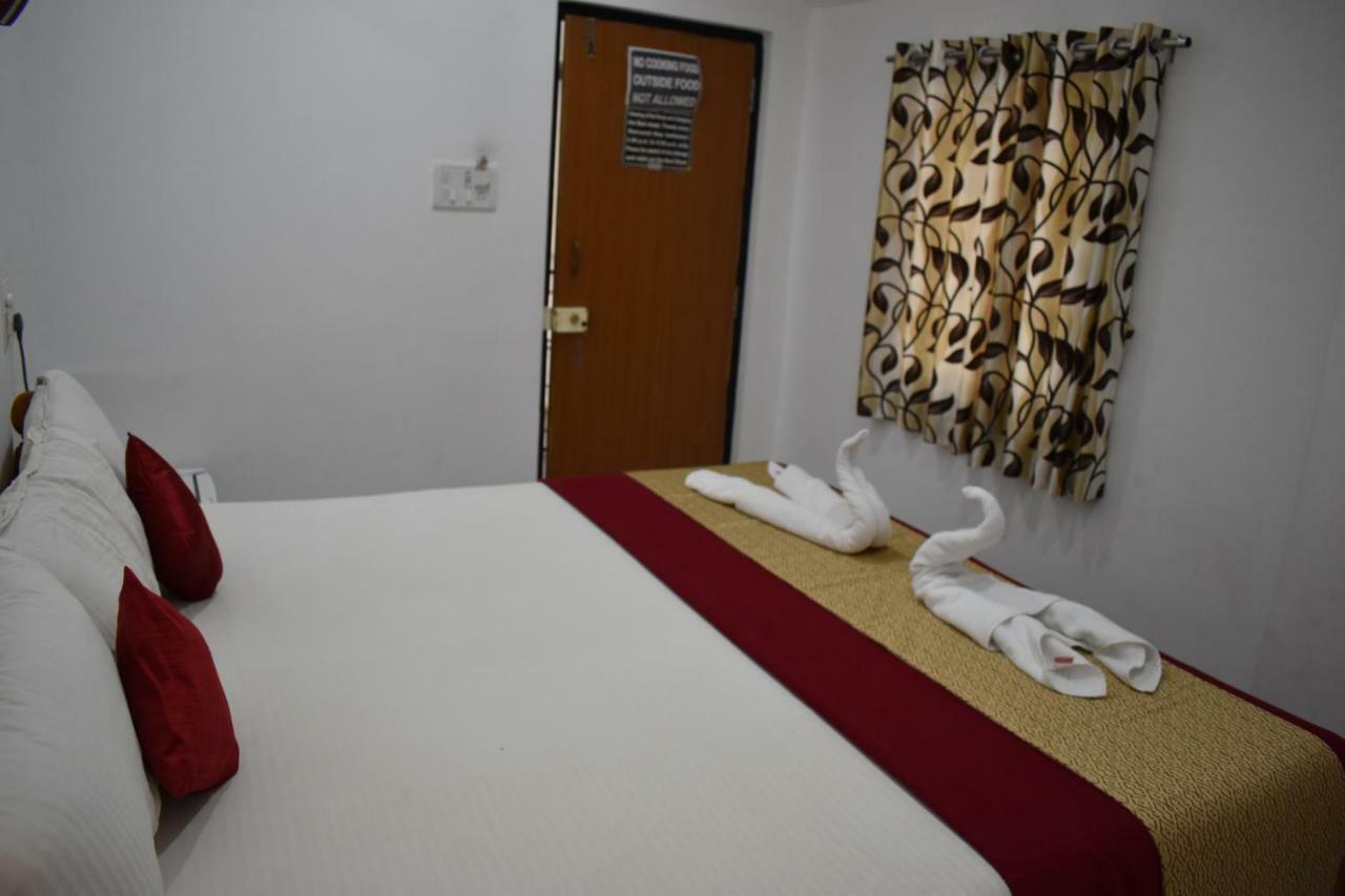Hotel Mj Beach Resort Baga Bagian luar foto