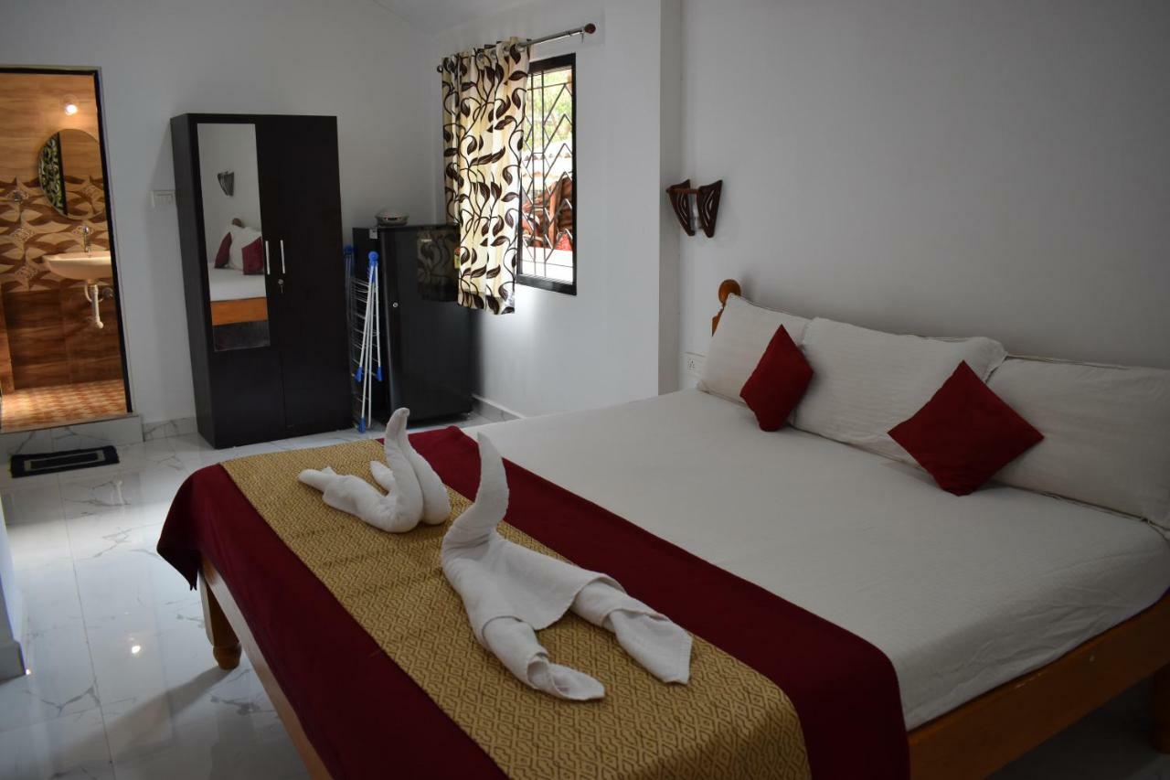 Hotel Mj Beach Resort Baga Bagian luar foto