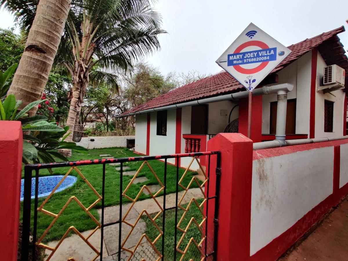 Hotel Mj Beach Resort Baga Bagian luar foto